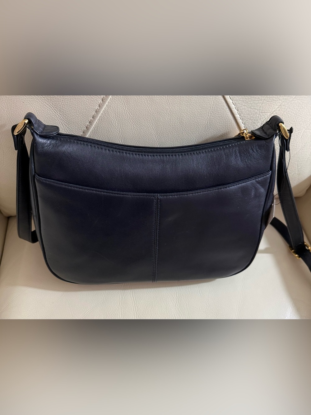 Classic Etienne Aigner Black Leather Shoulder Bag - Picture 2 of 10